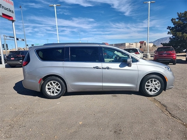 used 2021 Chrysler Pacifica car, priced at $26,255