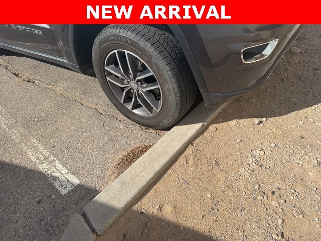 used 2017 Jeep Grand Cherokee car, priced at $21,999