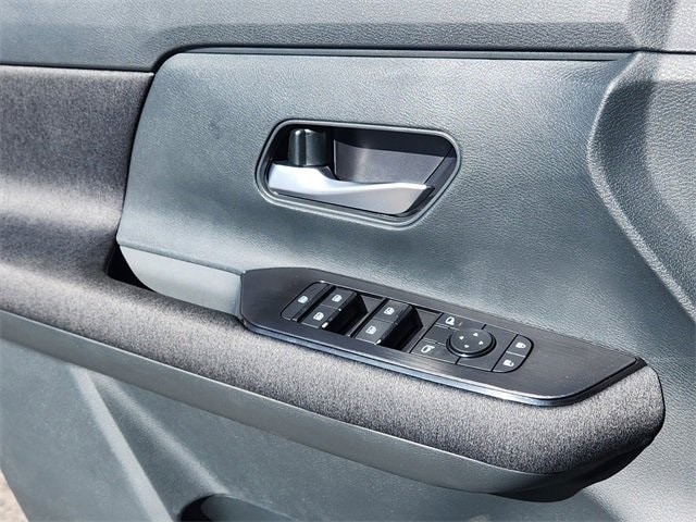 new 2025 Nissan Kicks car, priced at $27,180