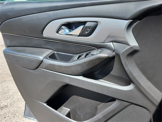 used 2021 Chevrolet Traverse car, priced at $22,455