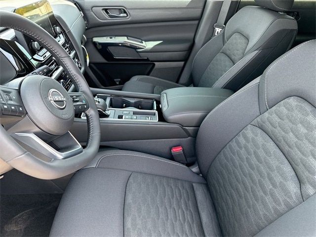 used 2025 Nissan Pathfinder car