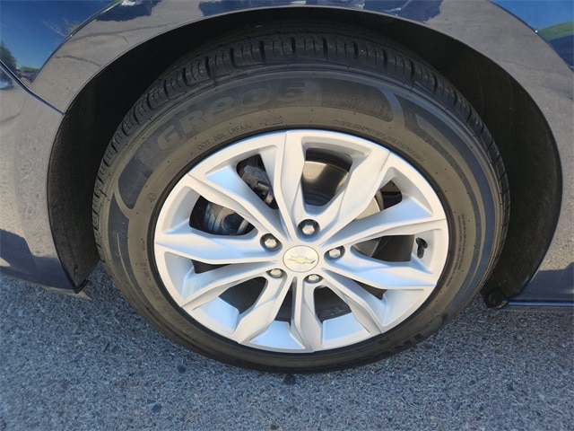 used 2020 Chevrolet Malibu car, priced at $17,123