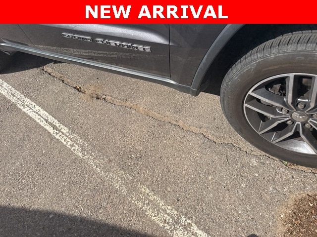 used 2017 Jeep Grand Cherokee car, priced at $21,999