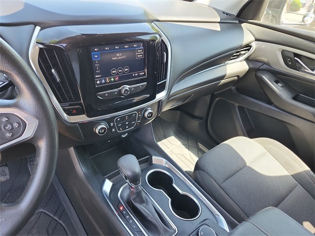 used 2021 Chevrolet Traverse car, priced at $22,455
