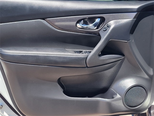 used 2020 Nissan Rogue car, priced at $19,892