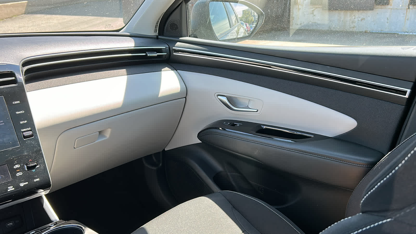used 2022 Hyundai Tucson Hybrid car, priced at $25,902