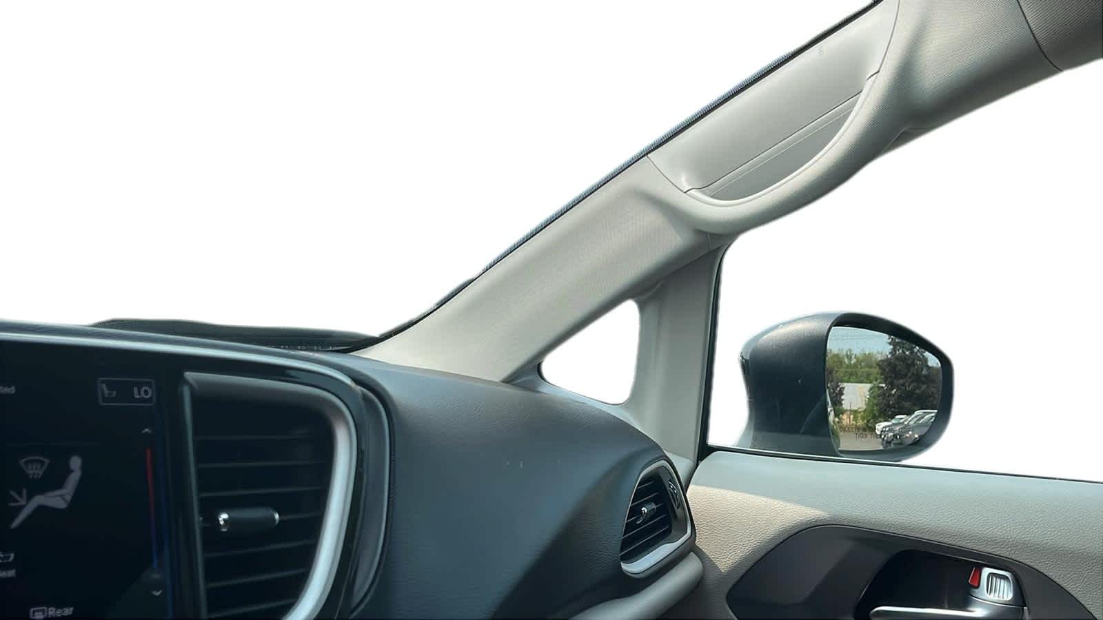used 2023 Chrysler Pacifica car, priced at $25,981