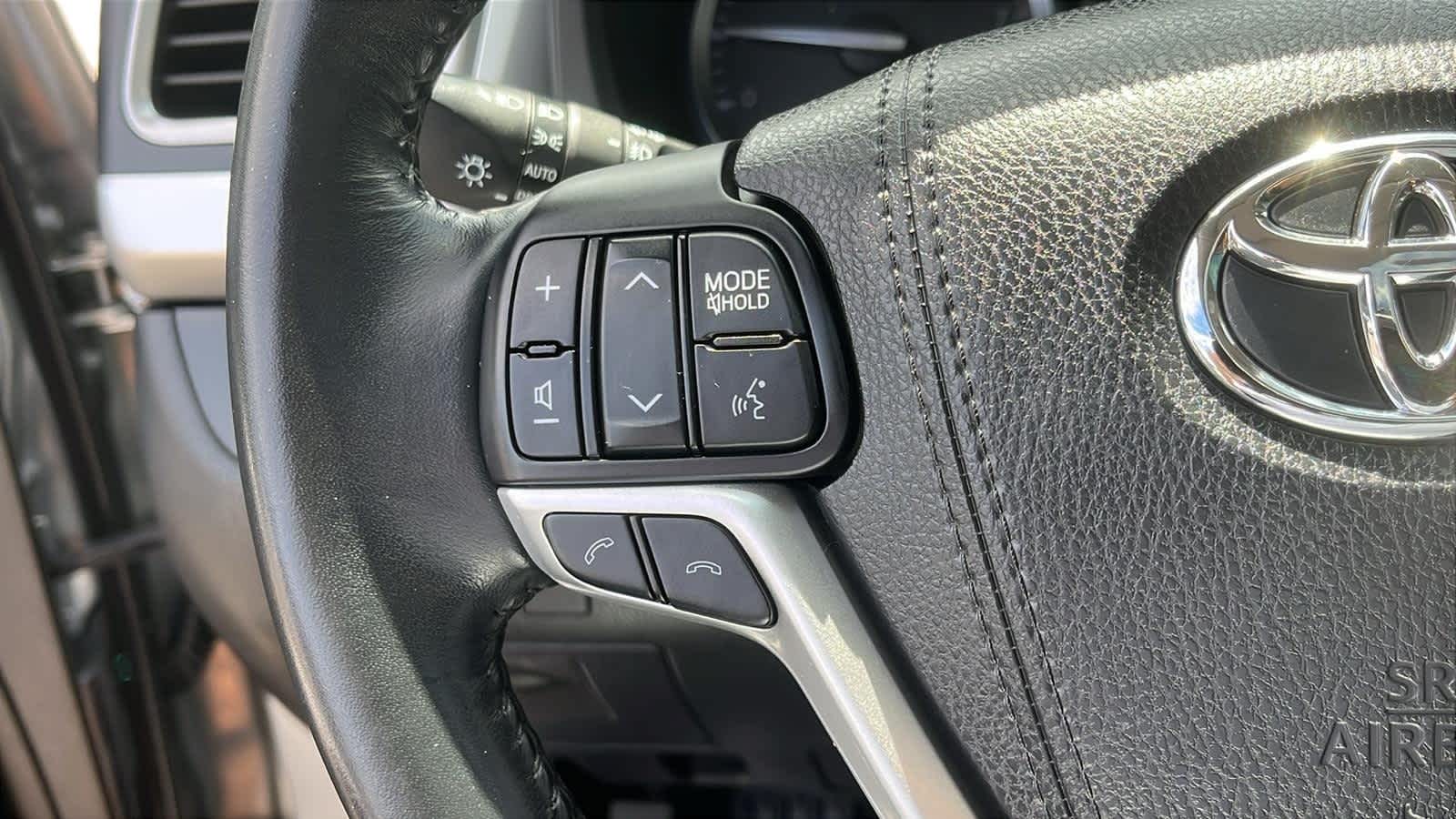 used 2018 Toyota Highlander car