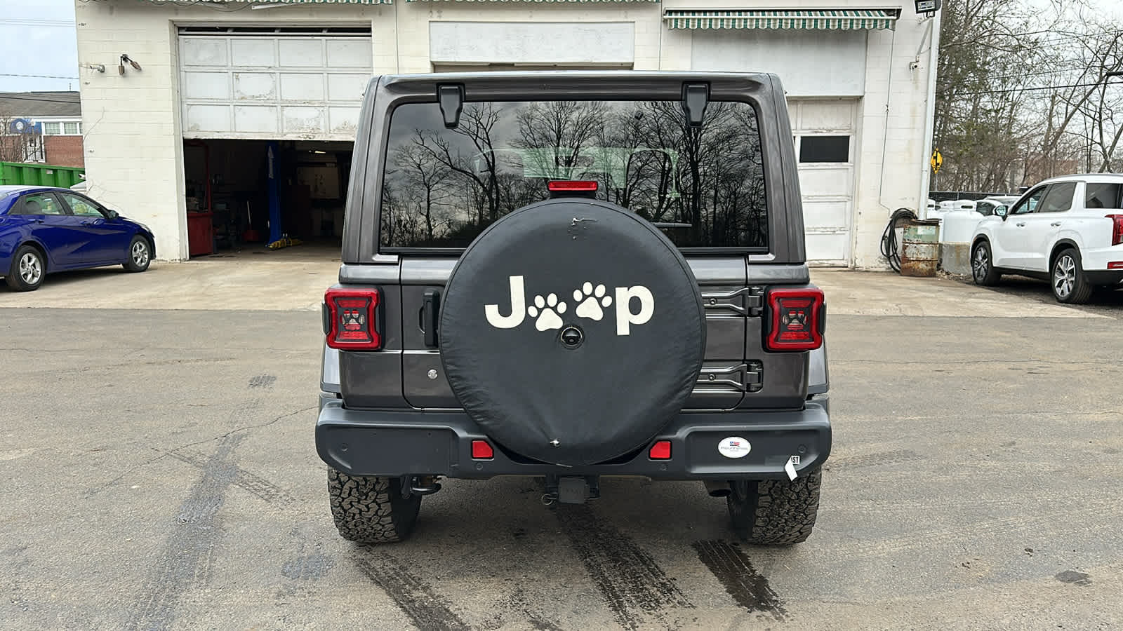 used 2018 Jeep Wrangler Unlimited car, priced at $27,902