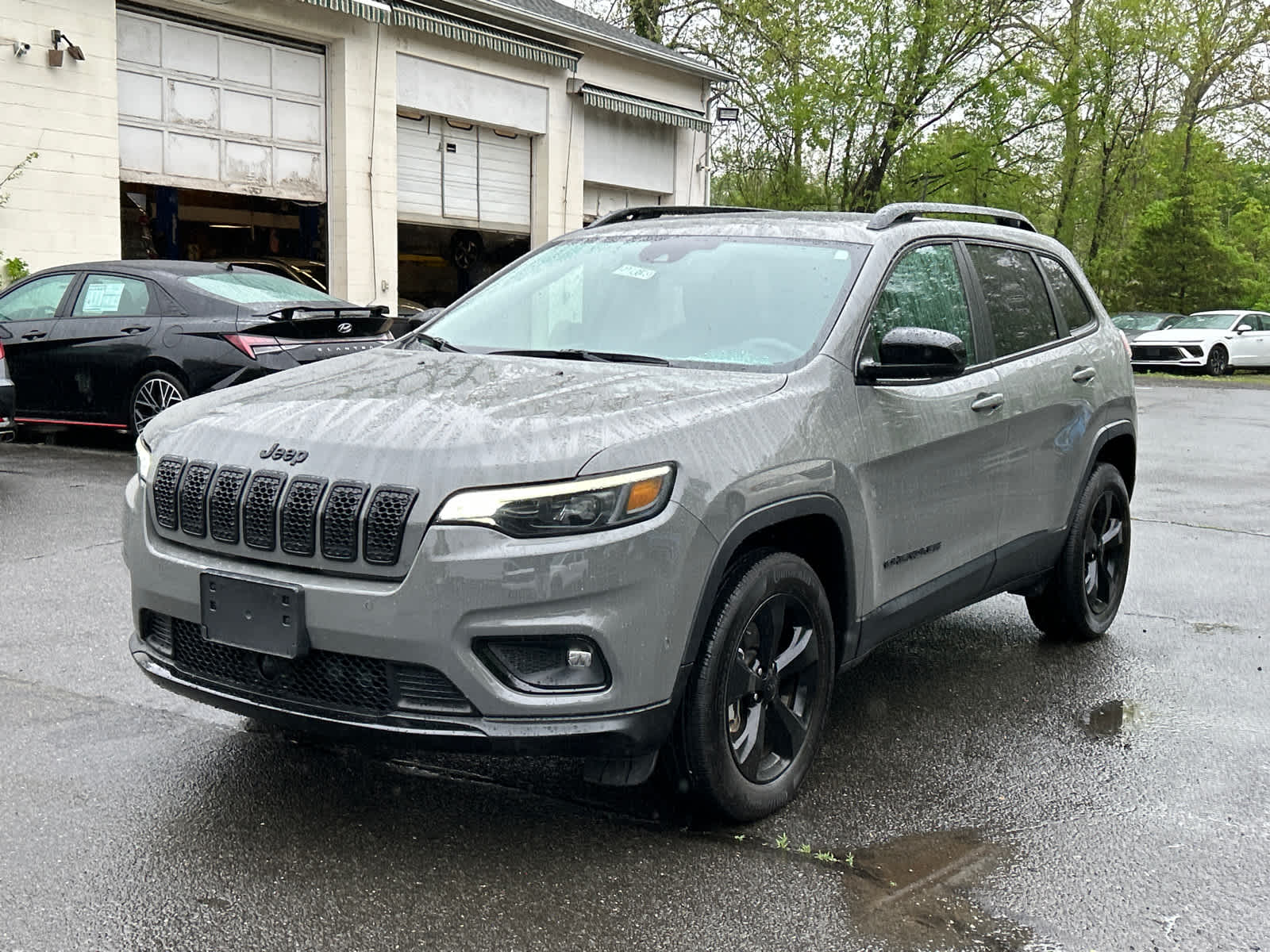 used 2023 Jeep Cherokee car, priced at $26,803