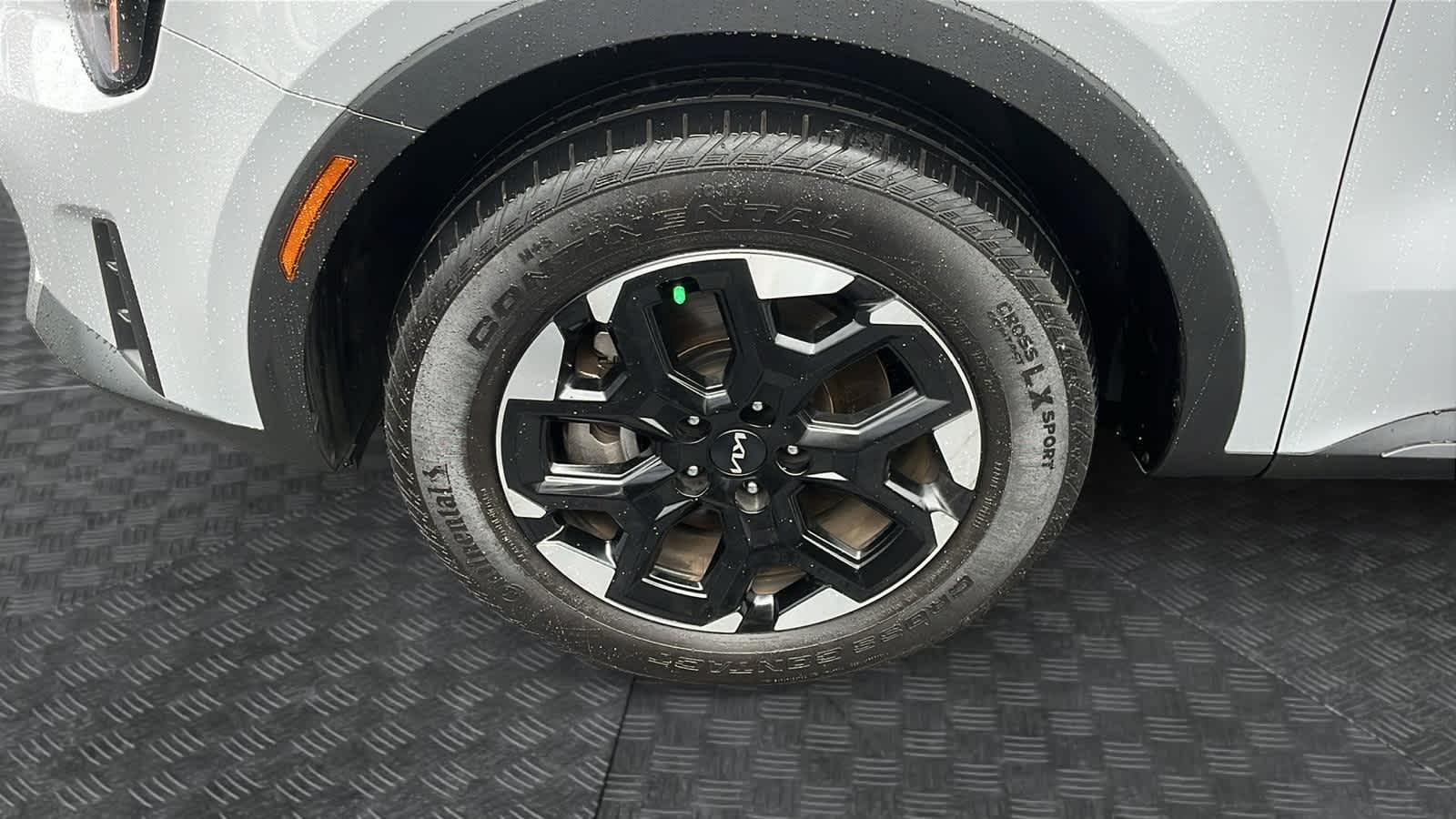 used 2024 Kia Sorento car, priced at $34,440