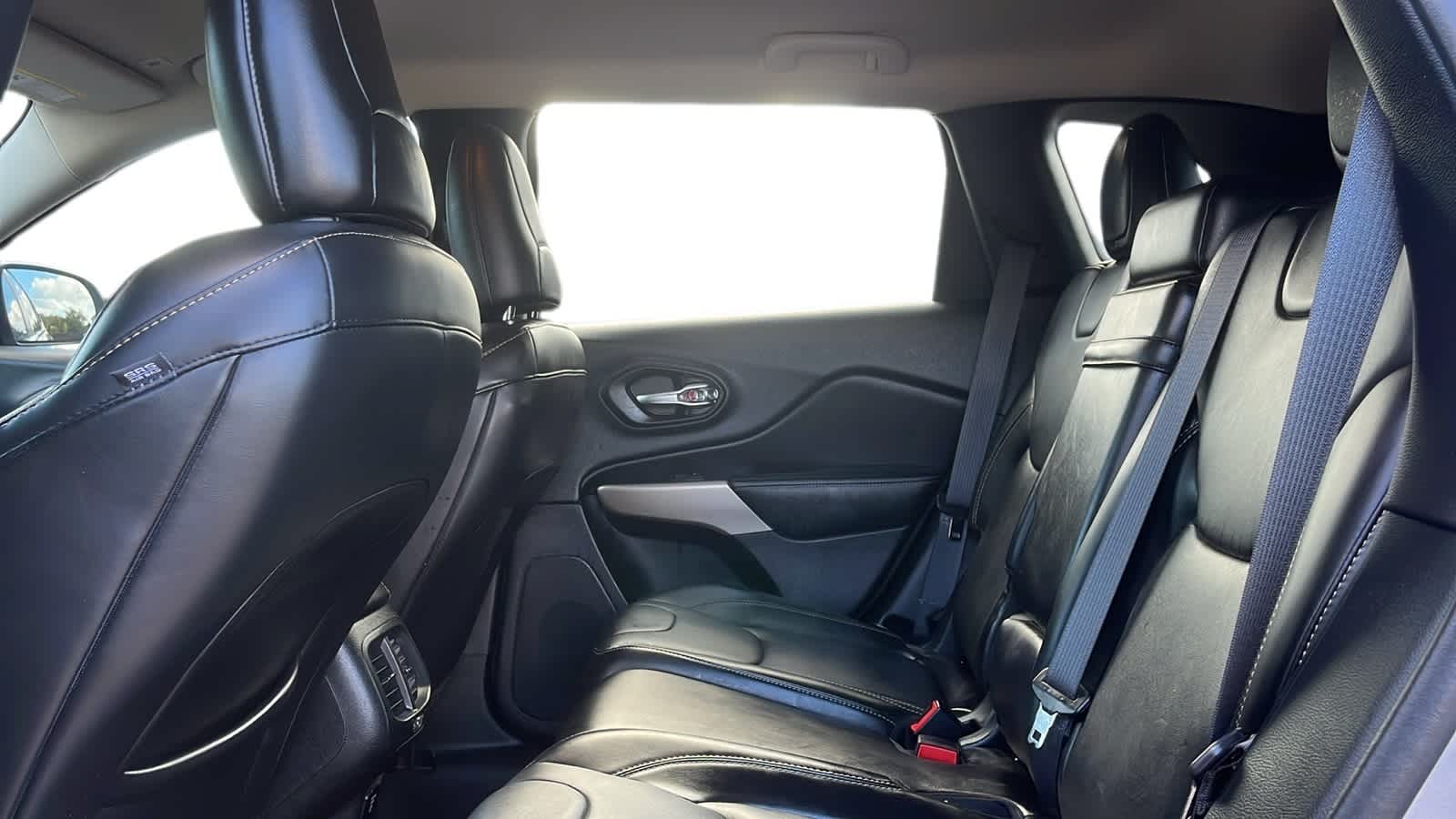 used 2018 Jeep Cherokee car, priced at $15,672