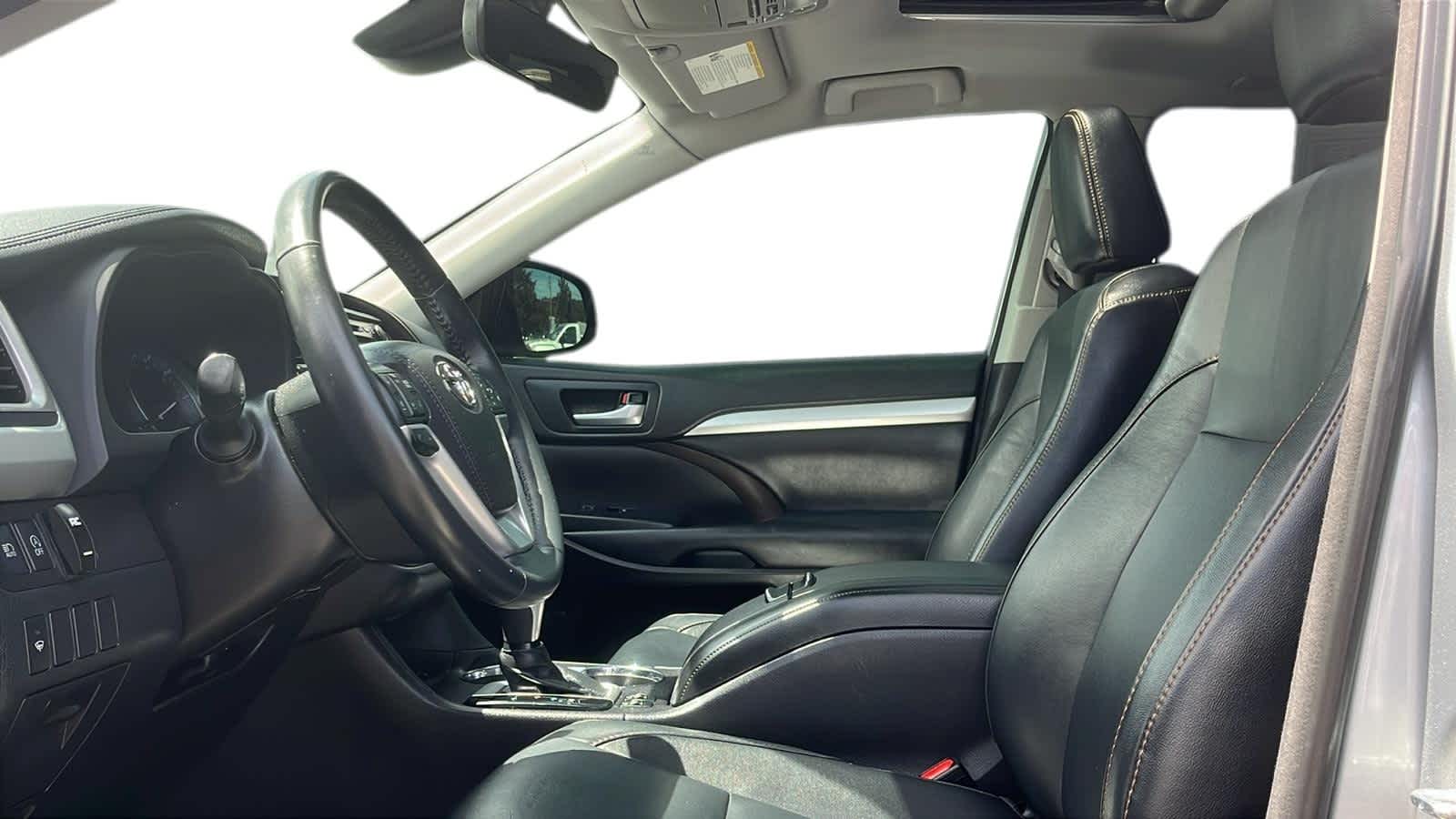 used 2018 Toyota Highlander car