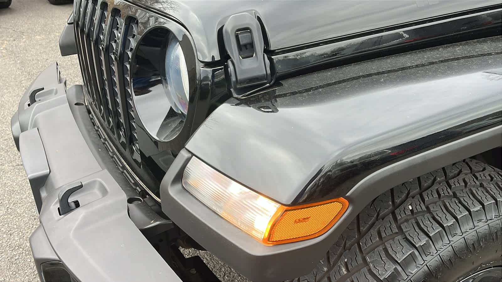 used 2021 Jeep Gladiator car, priced at $32,904