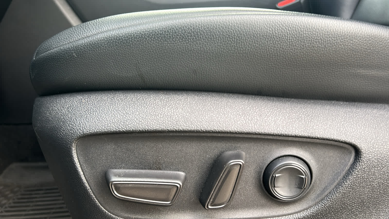 used 2022 Toyota Highlander car, priced at $38,909