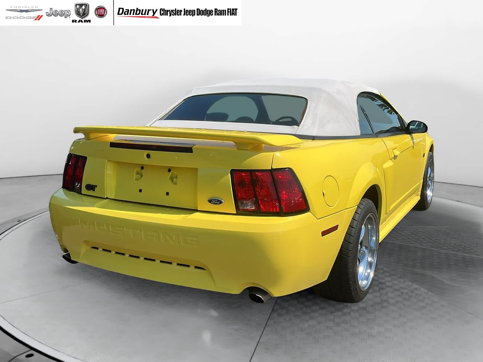 used 2001 Ford Mustang car