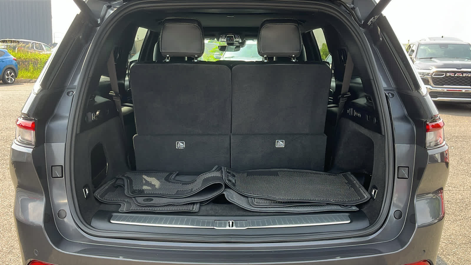 used 2021 Jeep Grand Cherokee L car, priced at $37,414
