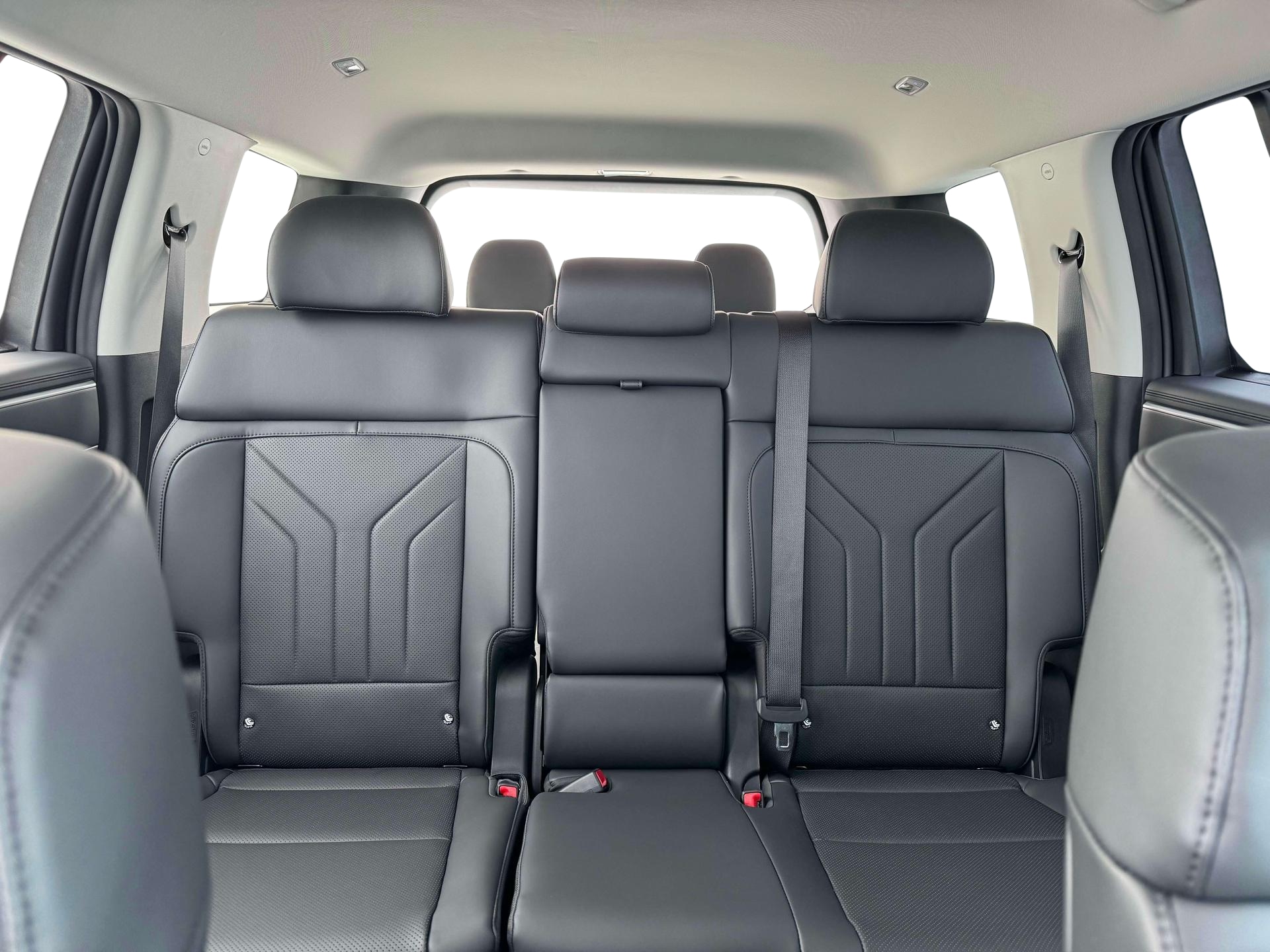 new 2025 Hyundai Santa Fe Hybrid car, priced at $441,860