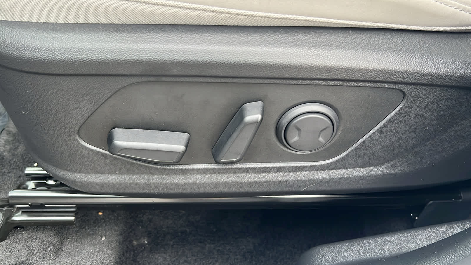 used 2025 Hyundai Tucson Hybrid car, priced at $36,802