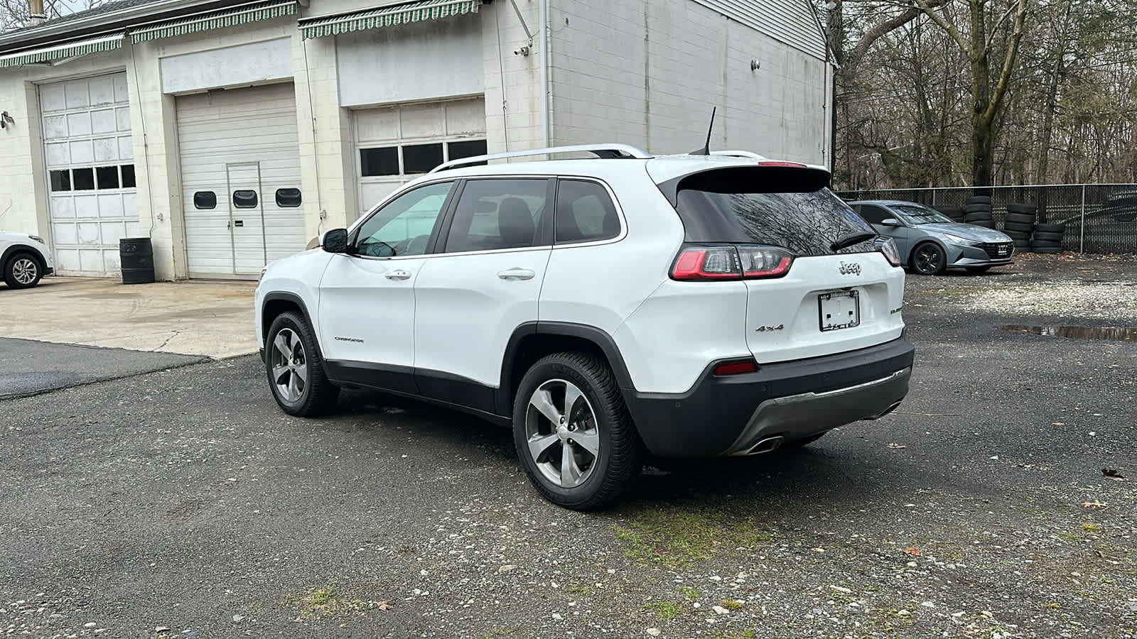 used 2019 Jeep Cherokee car, priced at $18,388