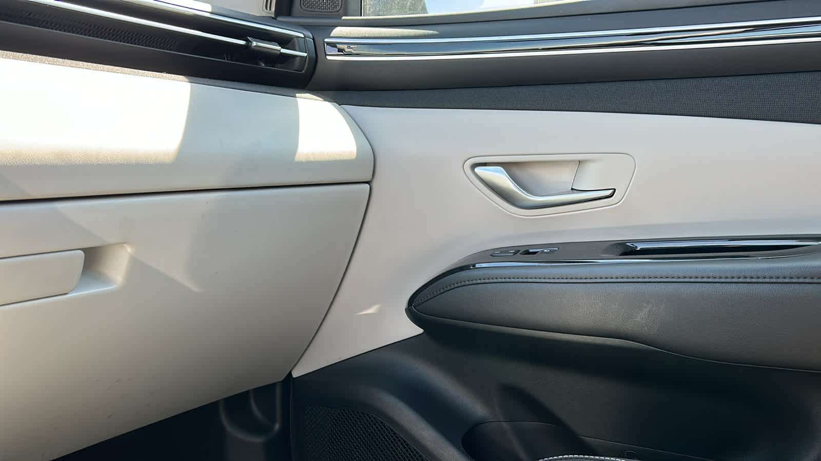 used 2022 Hyundai Tucson Hybrid car, priced at $25,902