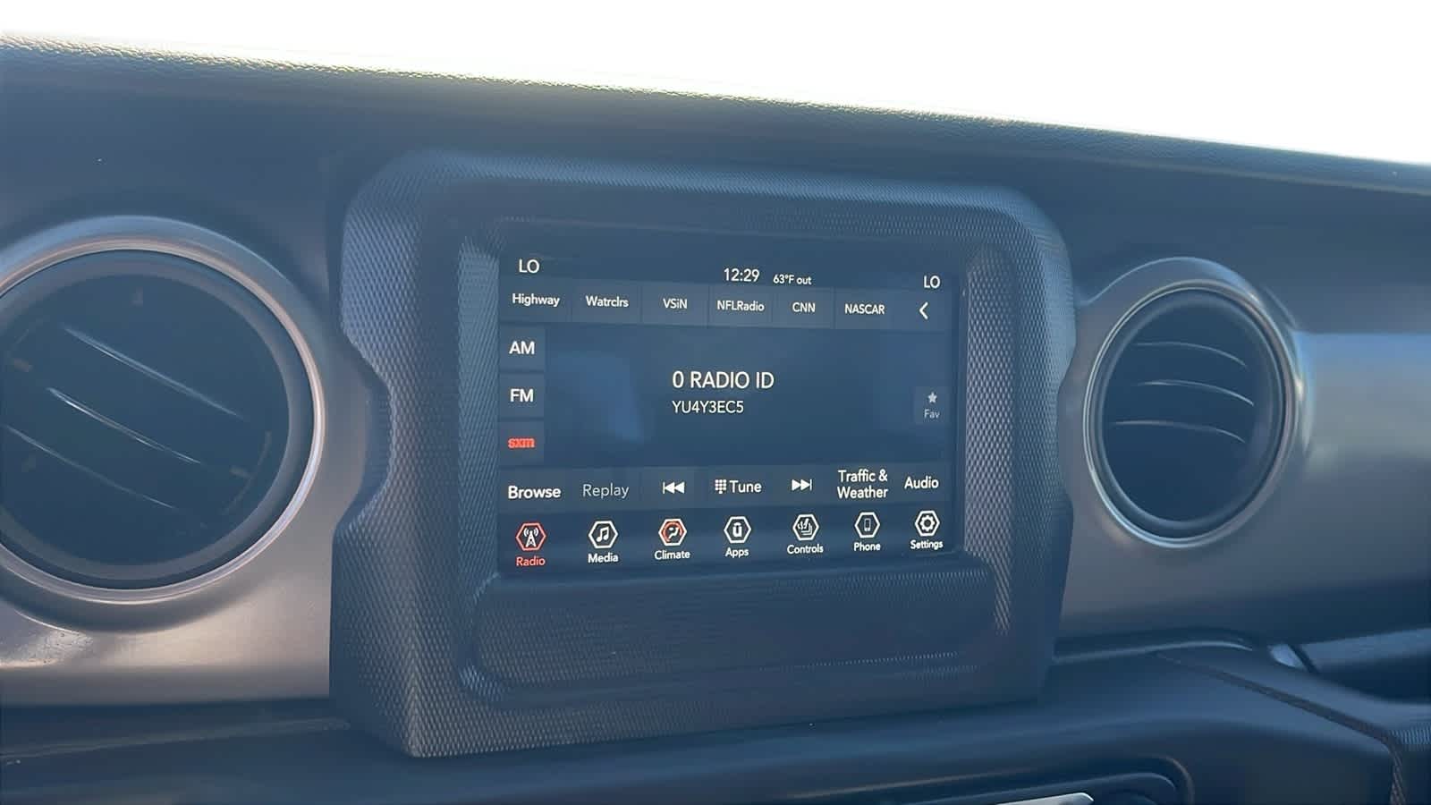 used 2022 Jeep Gladiator car, priced at $35,682