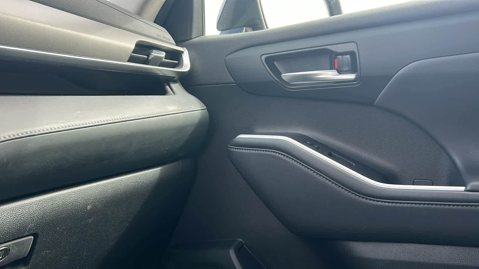used 2022 Toyota Highlander car, priced at $38,909