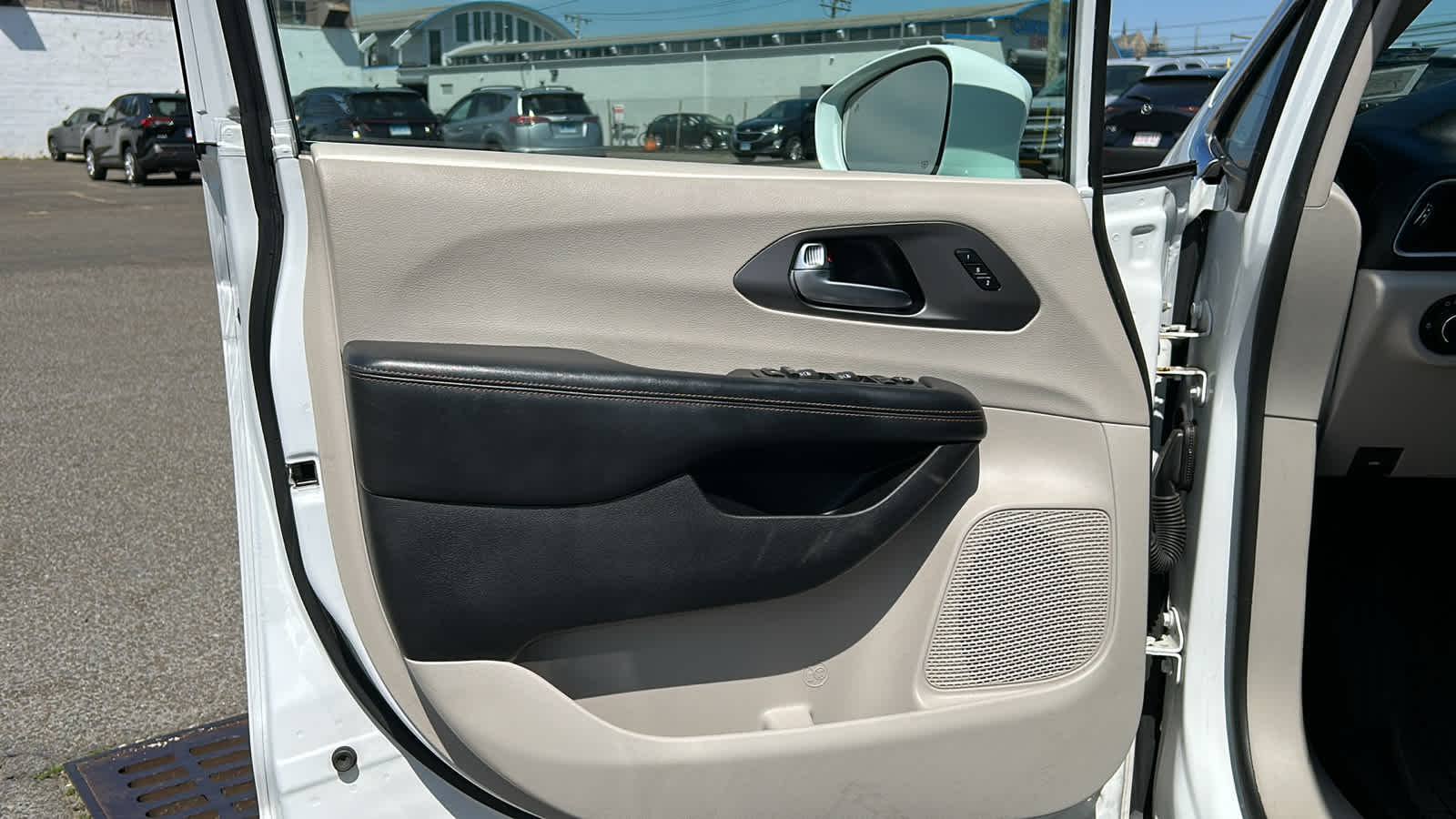 used 2020 Chrysler Pacifica car, priced at $19,509