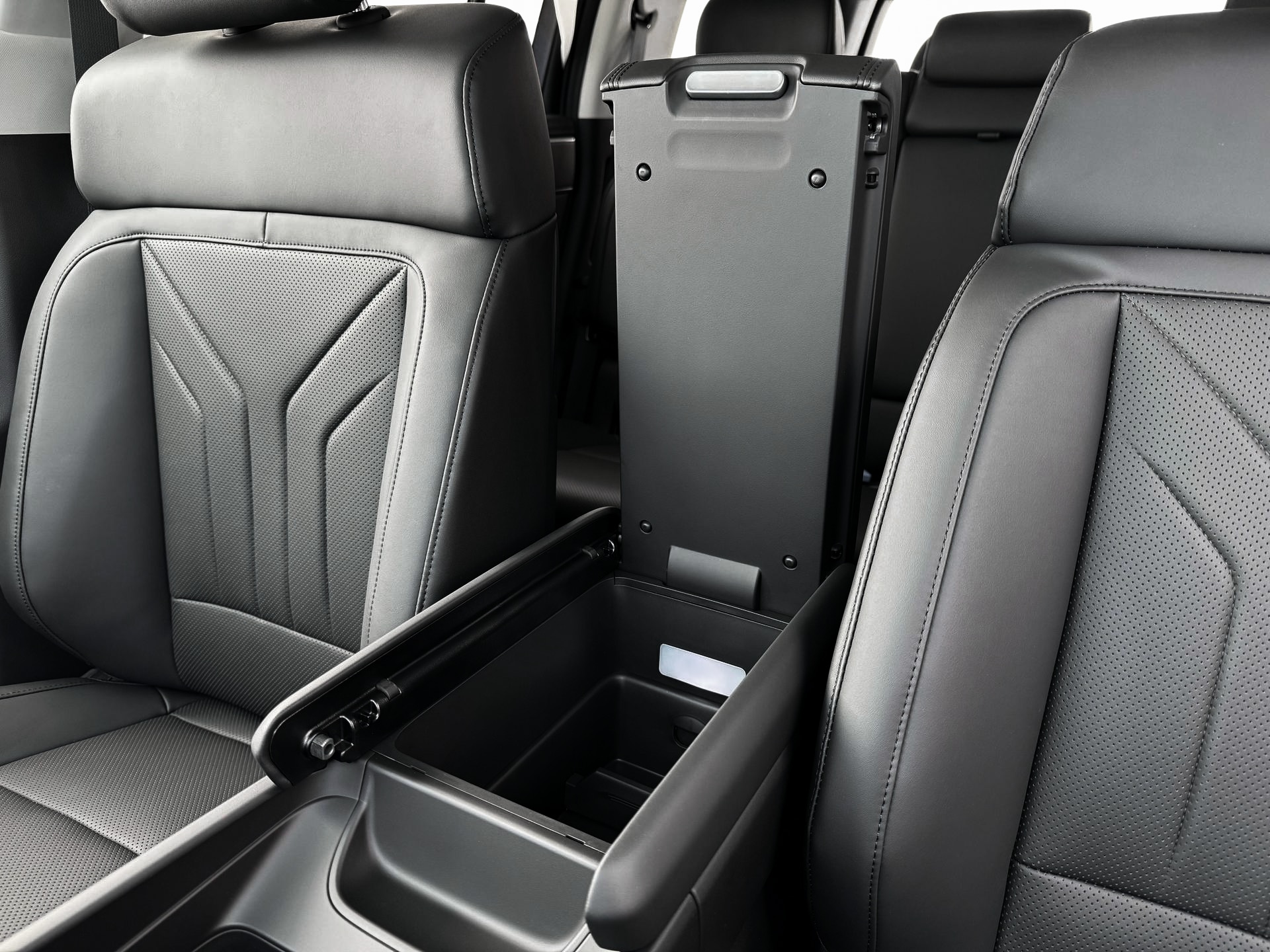 new 2025 Hyundai Santa Fe Hybrid car, priced at $41,900