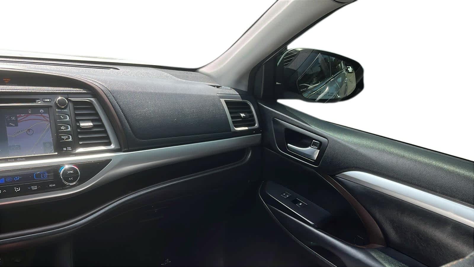 used 2018 Toyota Highlander car