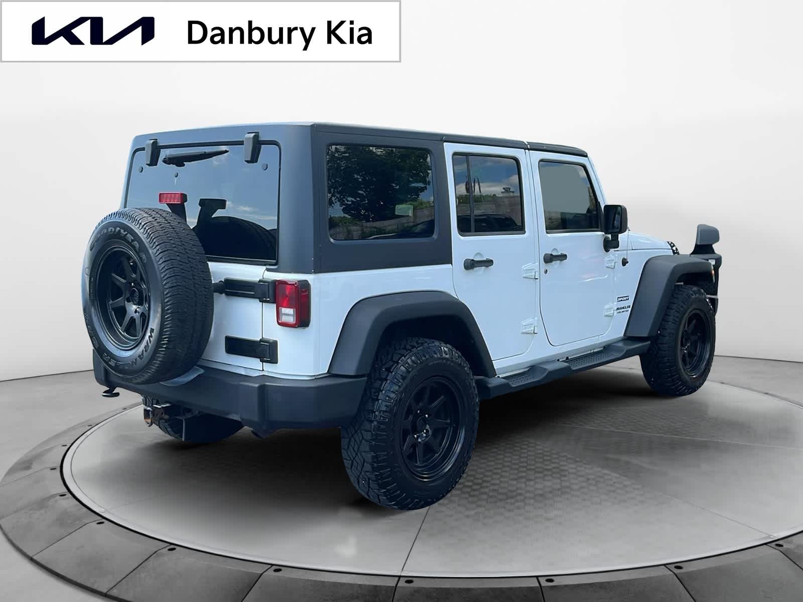 used 2013 Jeep Wrangler Unlimited car, priced at $12,492