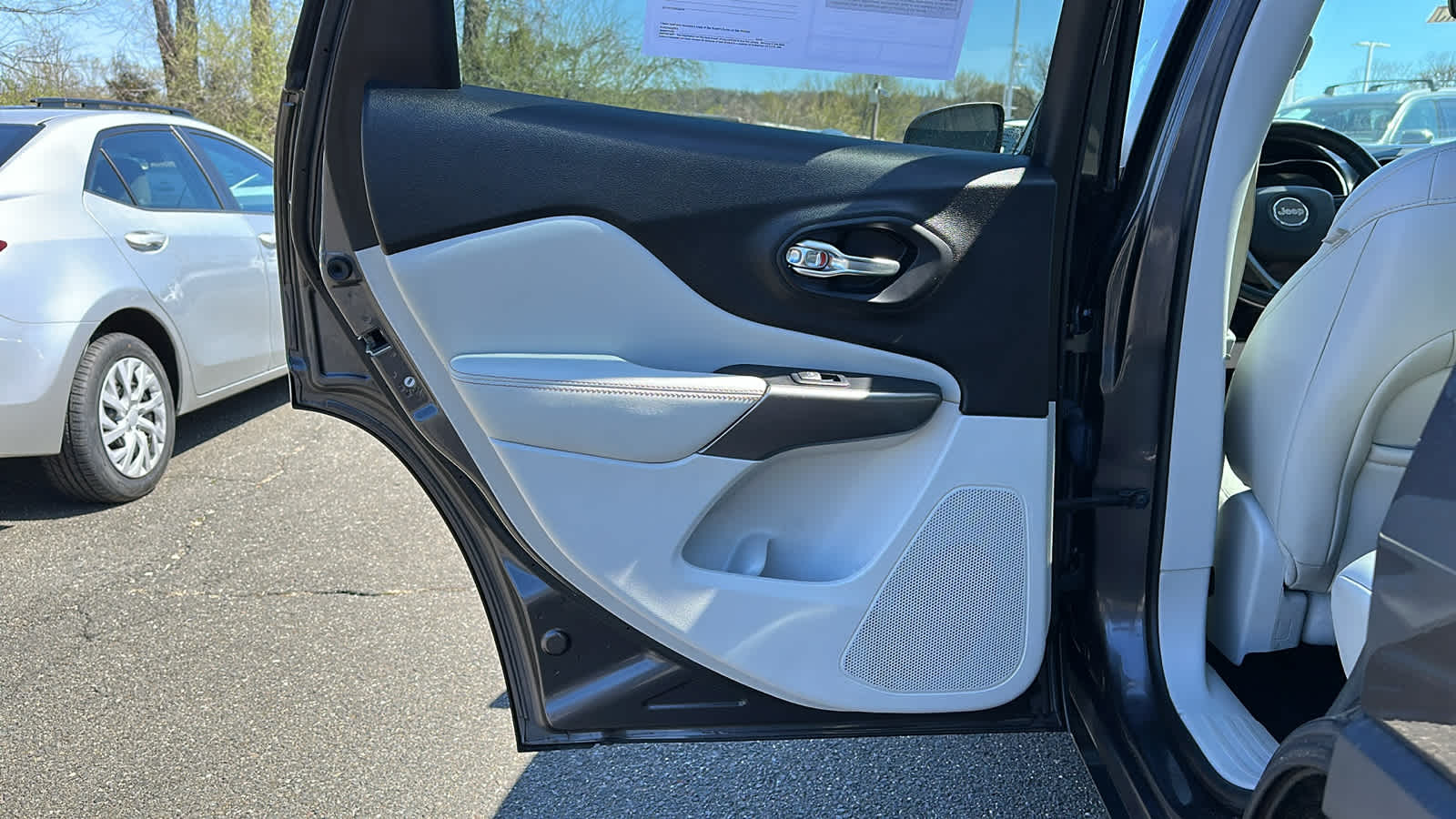 used 2021 Jeep Cherokee car, priced at $21,903