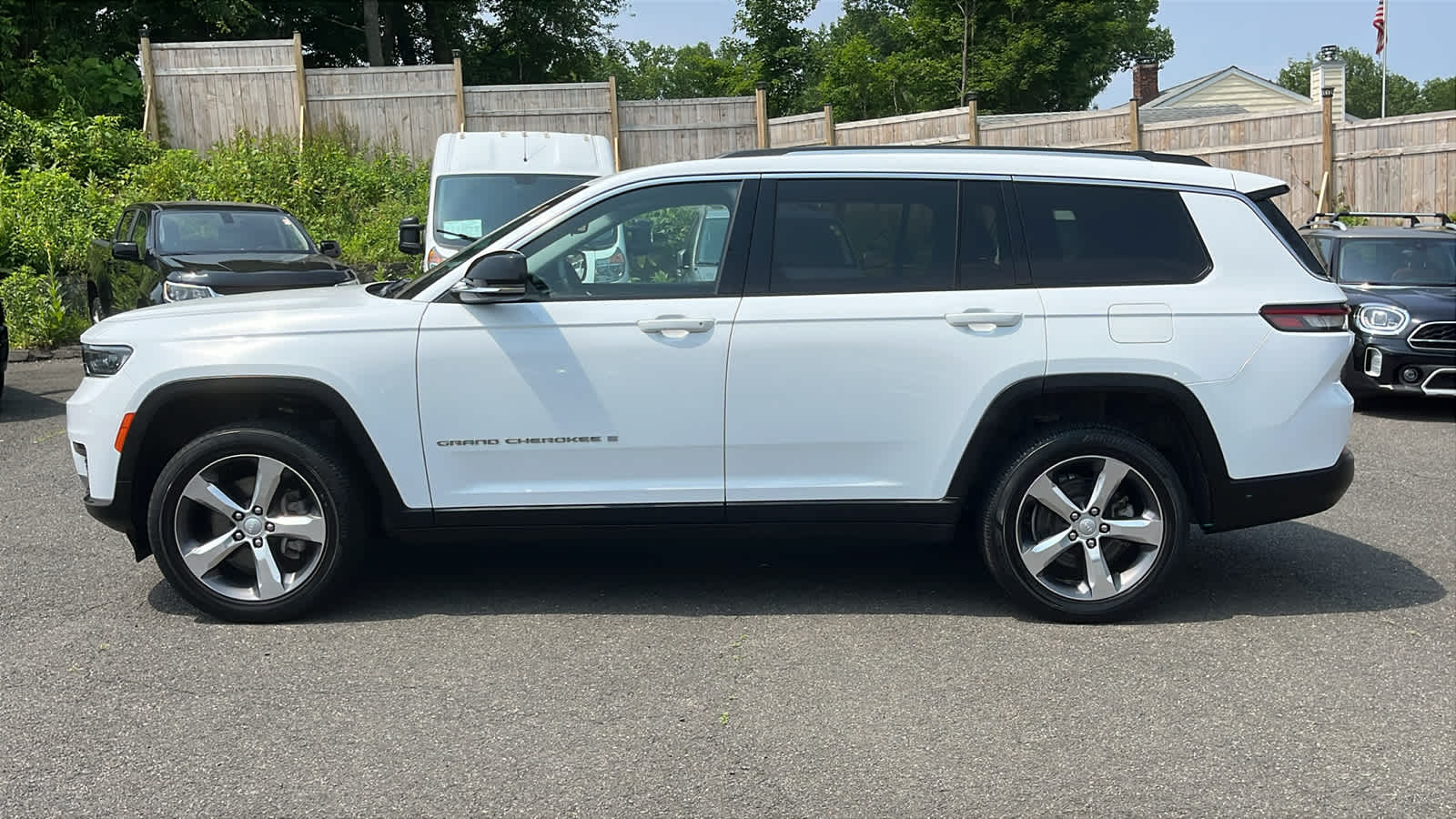 used 2022 Jeep Grand Cherokee L car, priced at $33,258