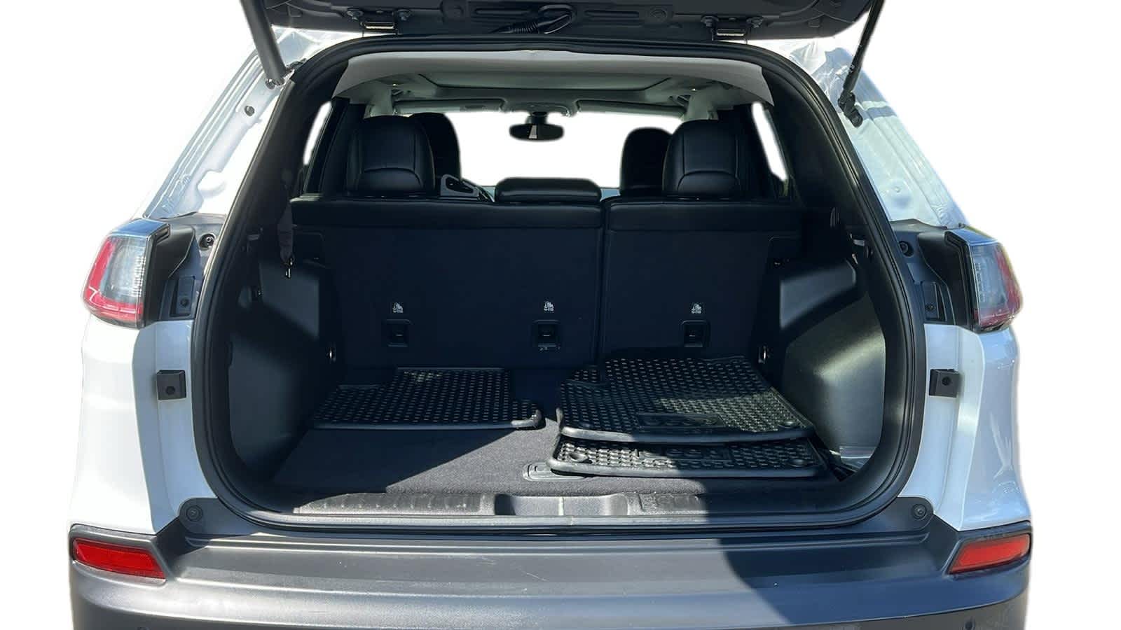 used 2019 Jeep Cherokee car, priced at $15,676