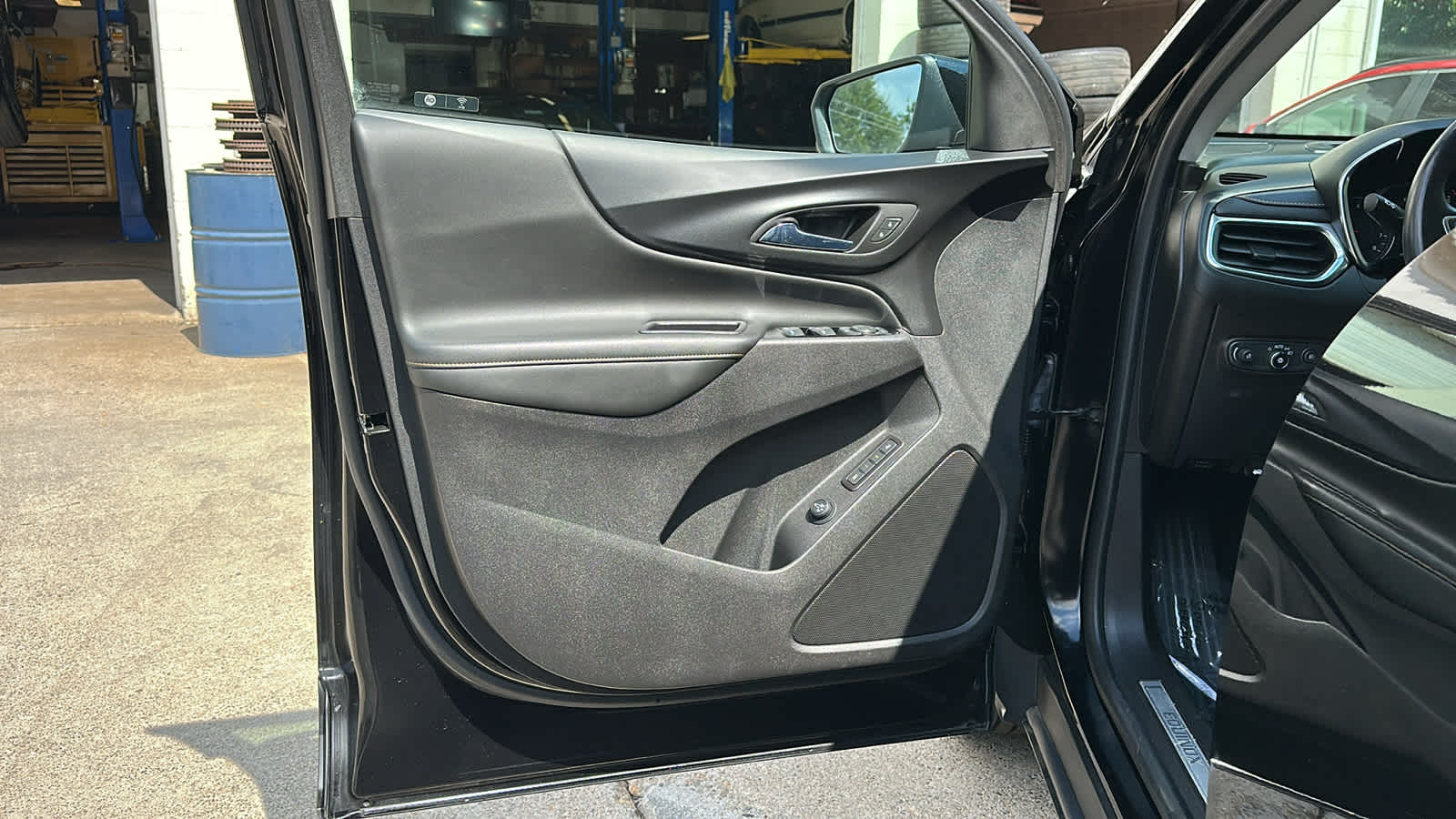 used 2022 Chevrolet Equinox car, priced at $25,809