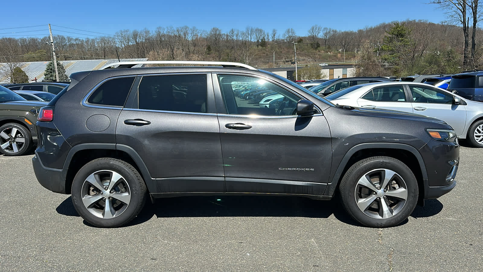 used 2021 Jeep Cherokee car, priced at $21,903