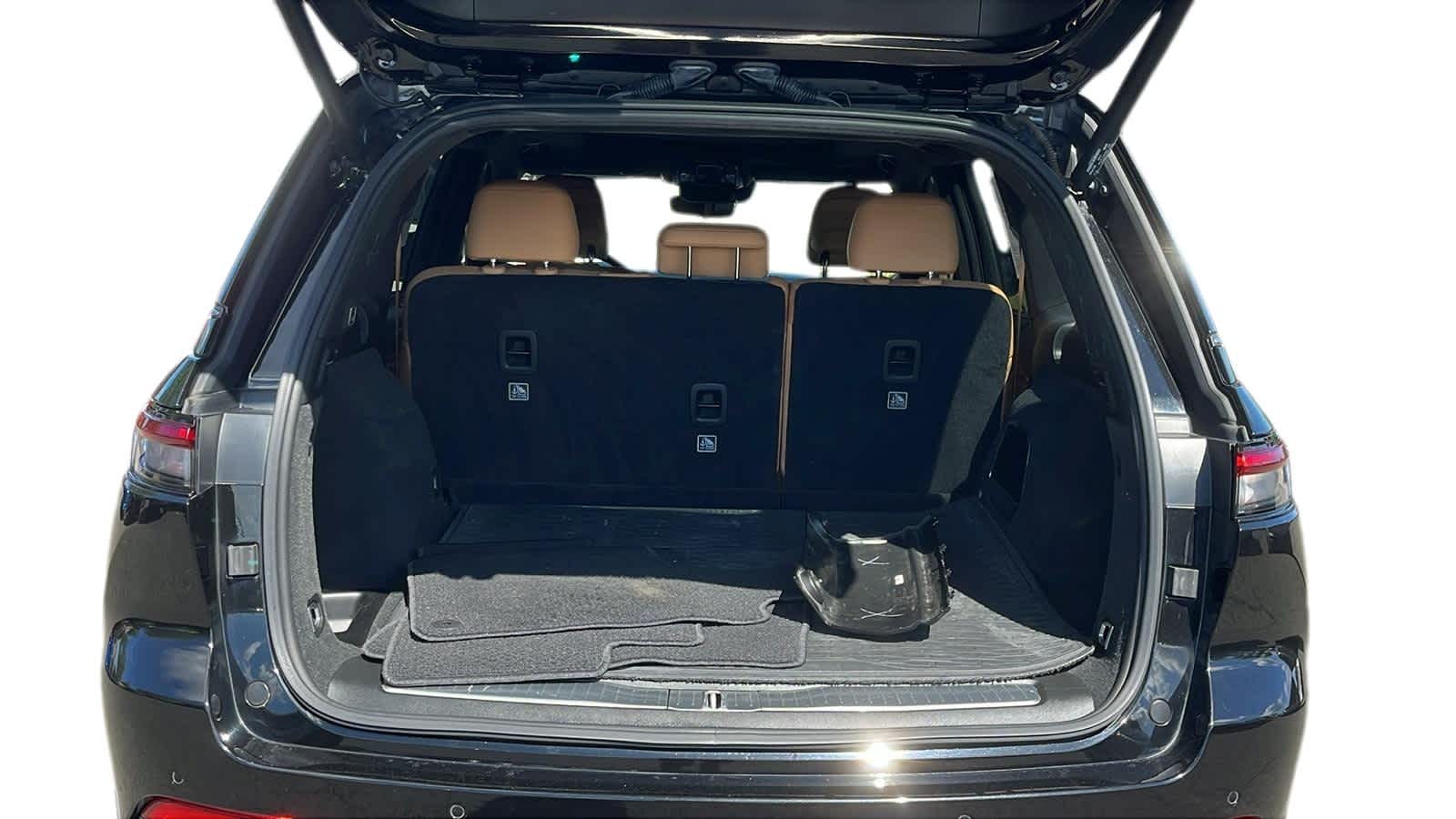 used 2022 Jeep Grand Cherokee car, priced at $43,503