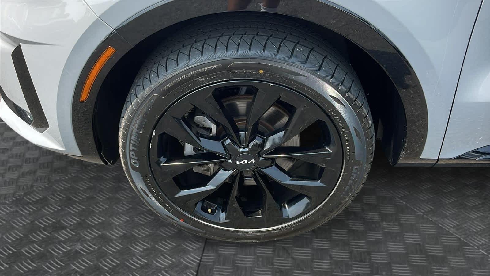 used 2023 Kia Sorento car, priced at $31,468