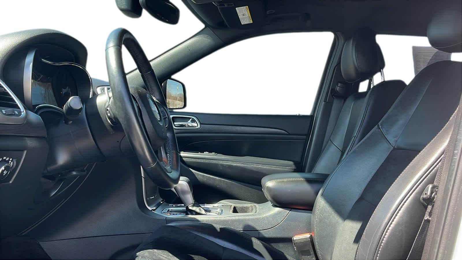 used 2017 Jeep Grand Cherokee car, priced at $20,972