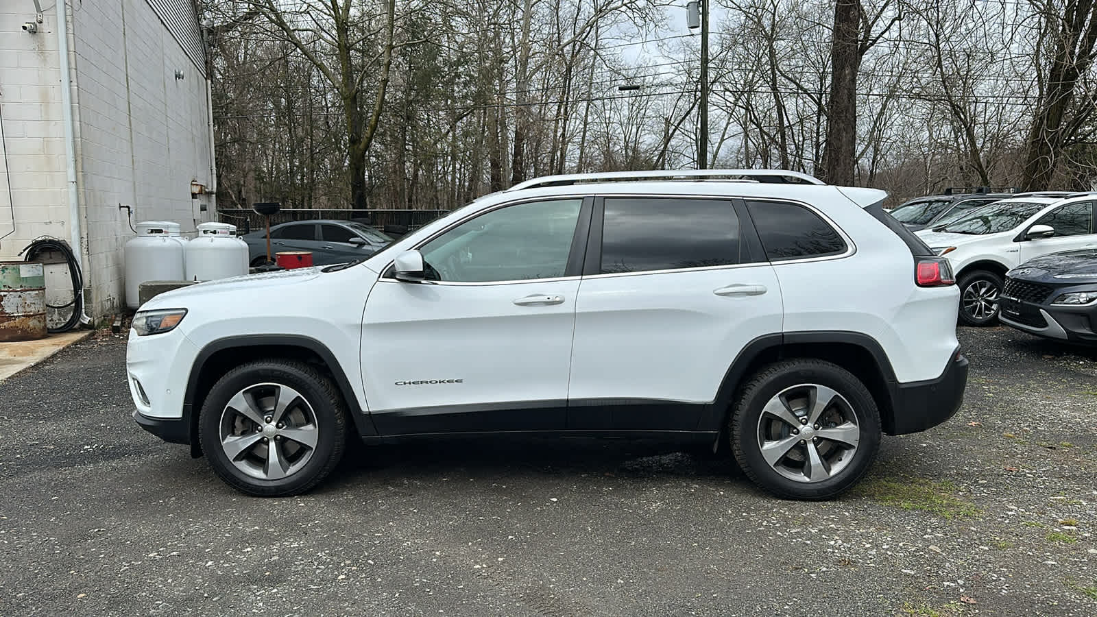 used 2019 Jeep Cherokee car, priced at $18,388