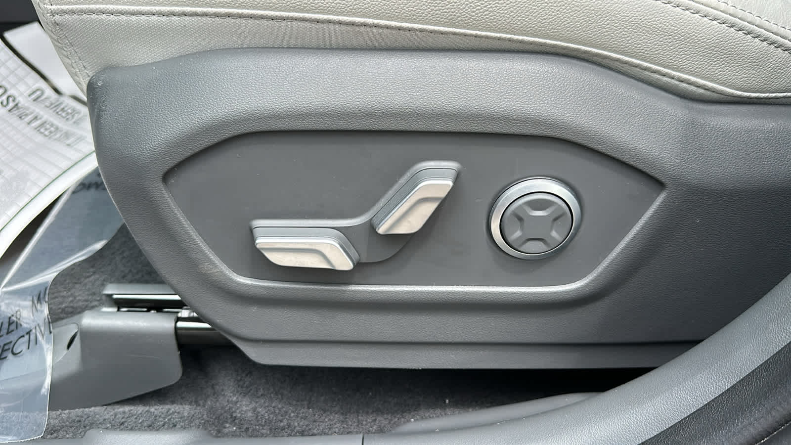 used 2024 Hyundai Santa Fe car, priced at $39,604