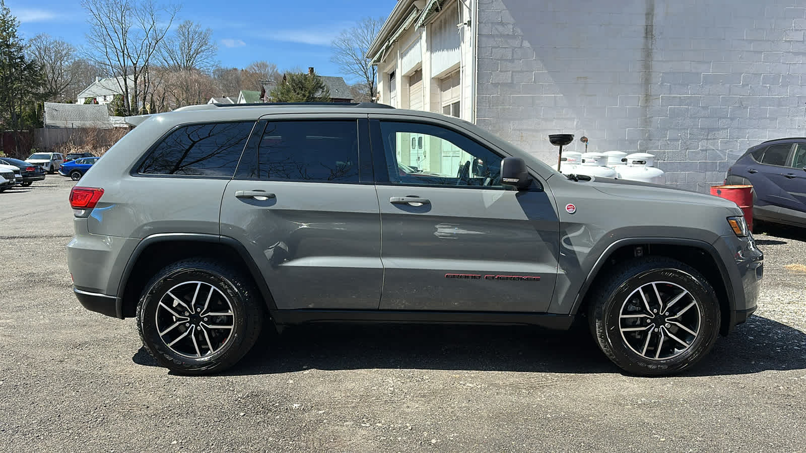 used 2020 Jeep Grand Cherokee car, priced at $28,403
