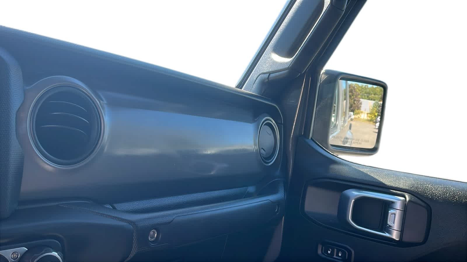 used 2022 Jeep Gladiator car, priced at $35,682
