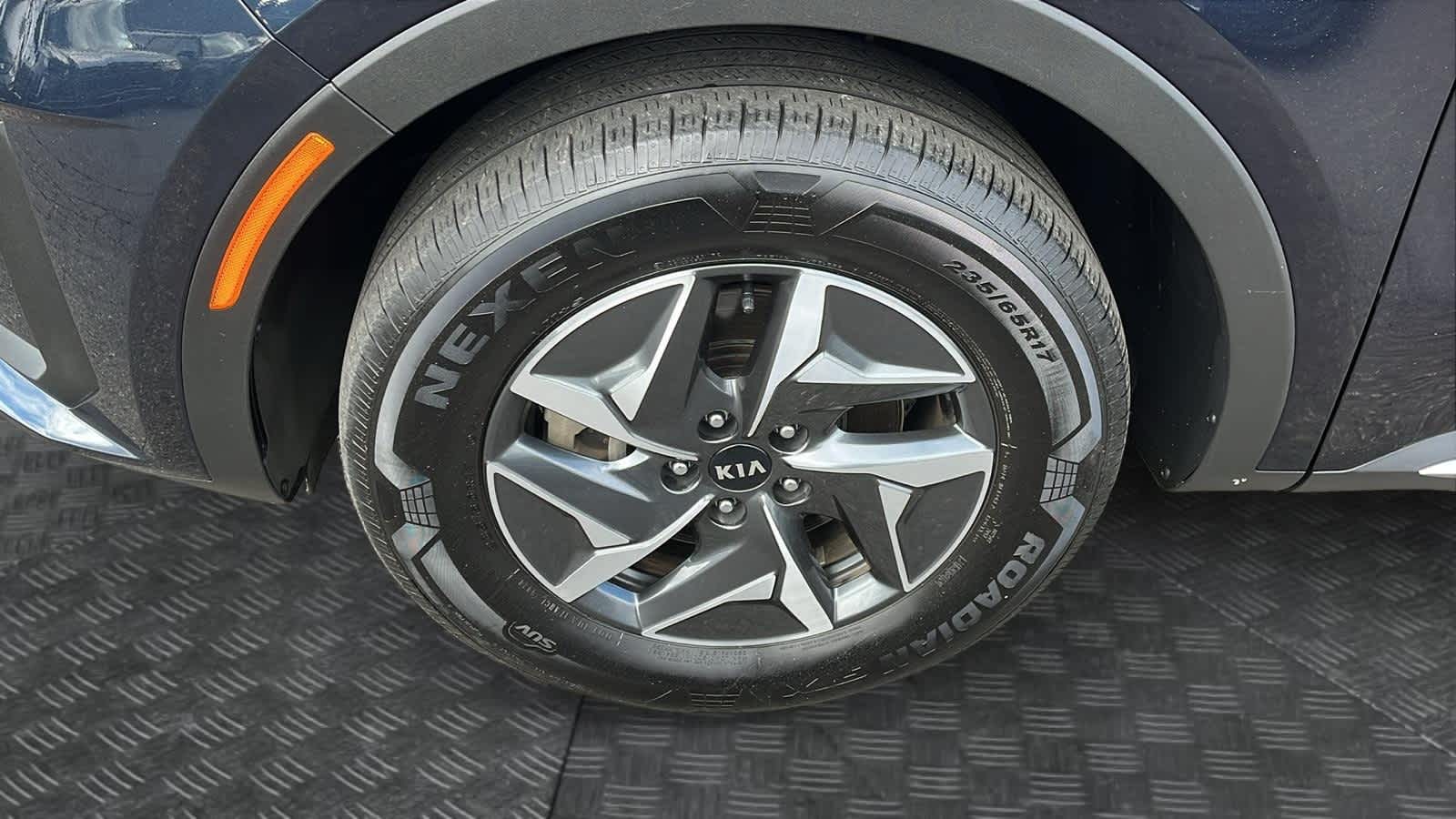 used 2021 Kia Sorento Hybrid car, priced at $23,634