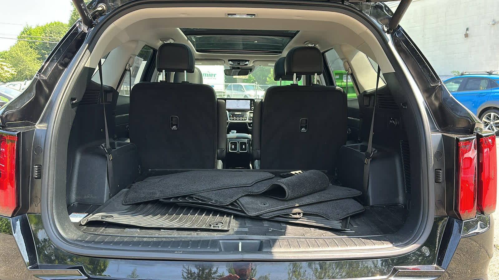 used 2023 Kia Sorento car, priced at $34,905