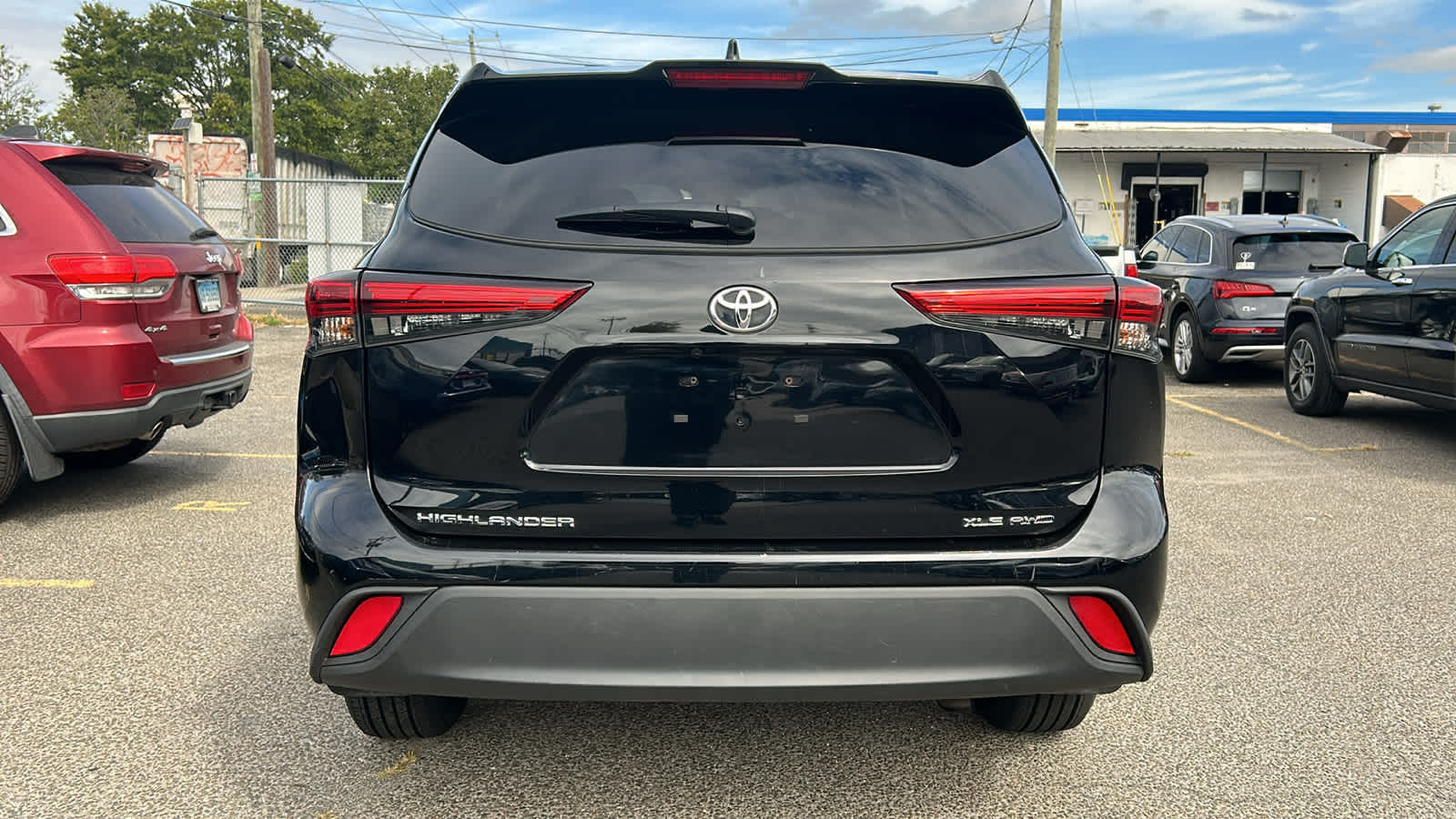 used 2022 Toyota Highlander car, priced at $38,909