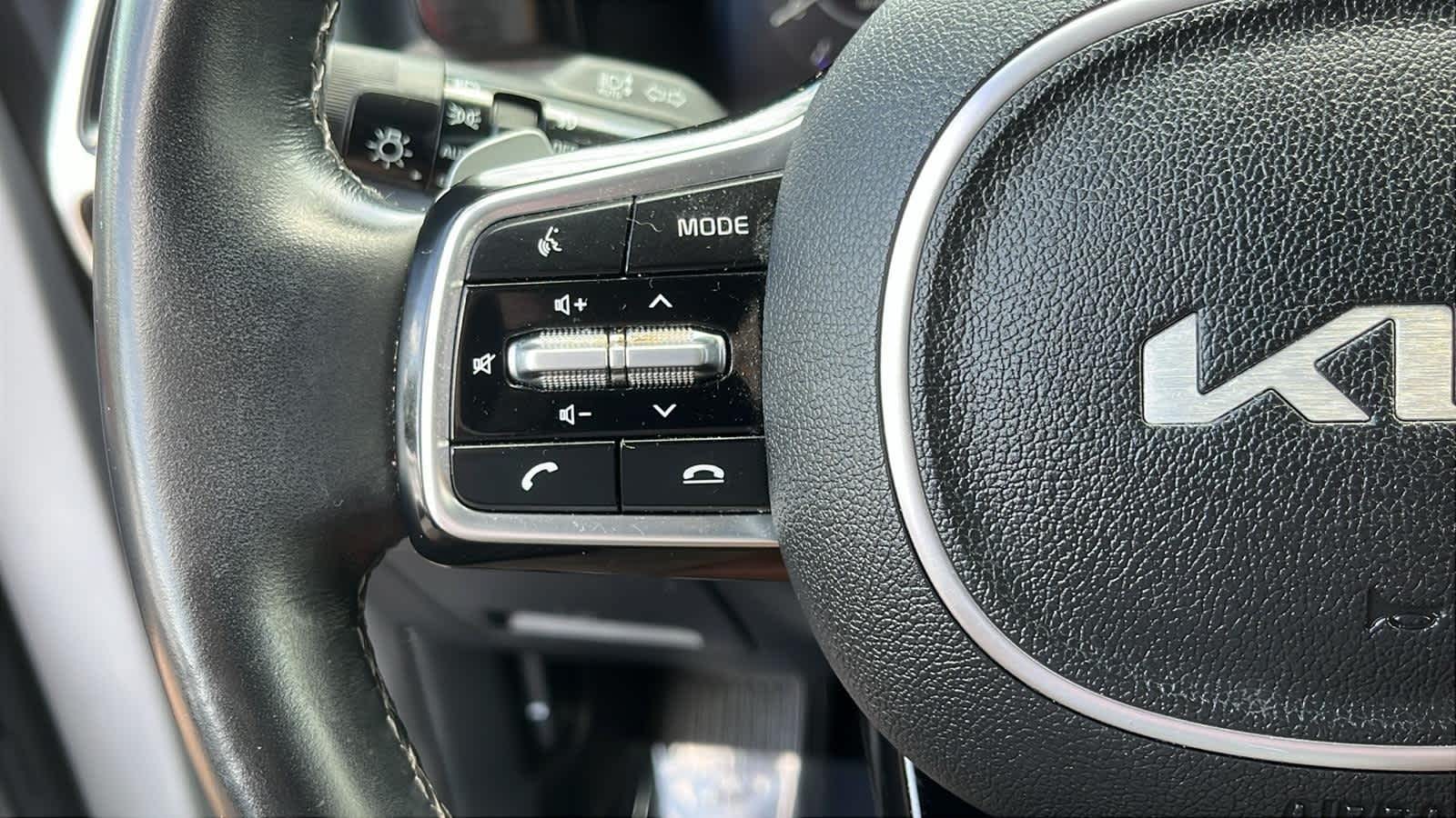 used 2022 Kia Sorento car, priced at $33,276