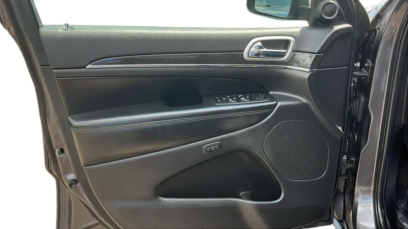 used 2018 Jeep Grand Cherokee car