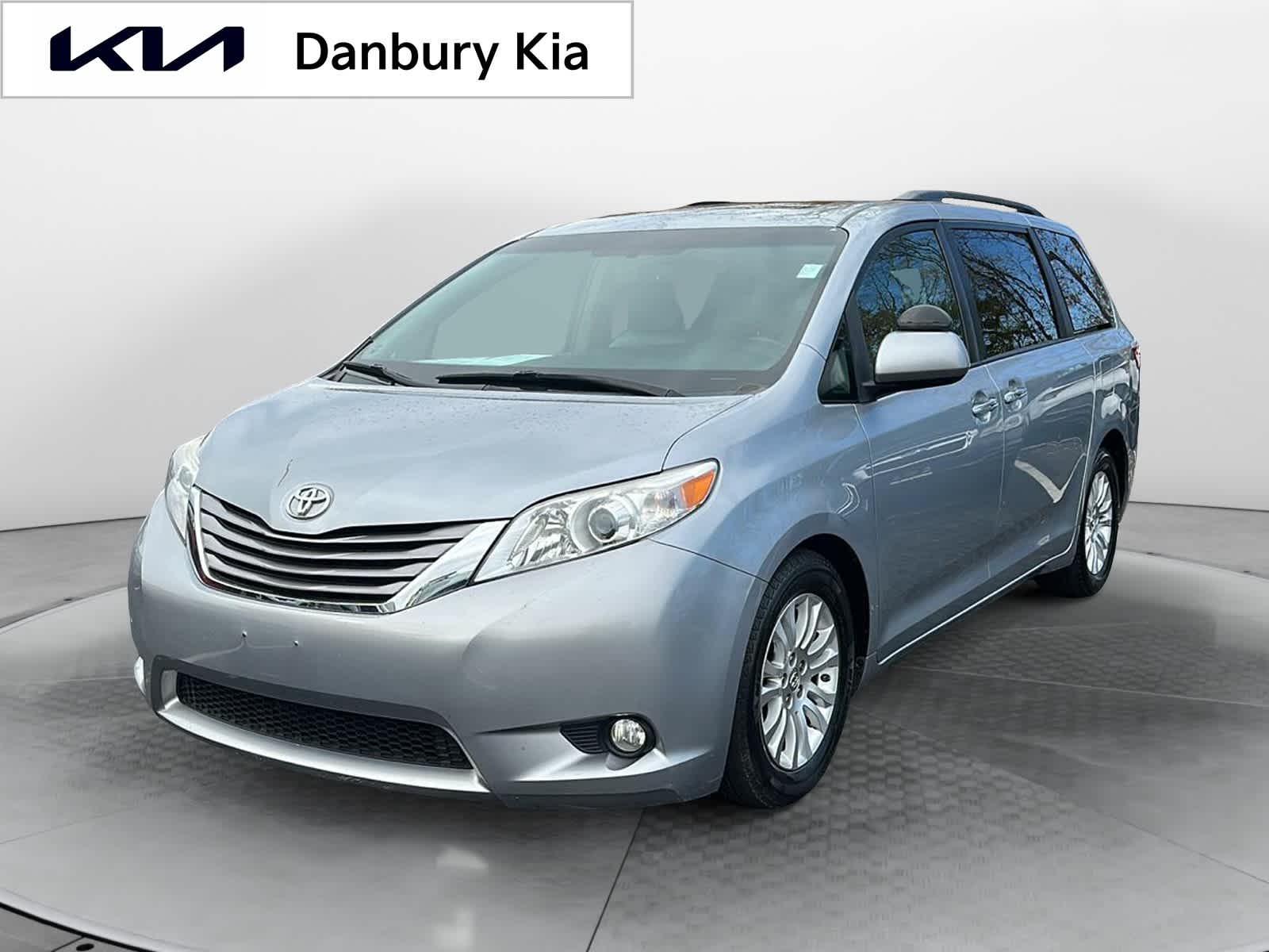 used 2015 Toyota Sienna car, priced at $15,895