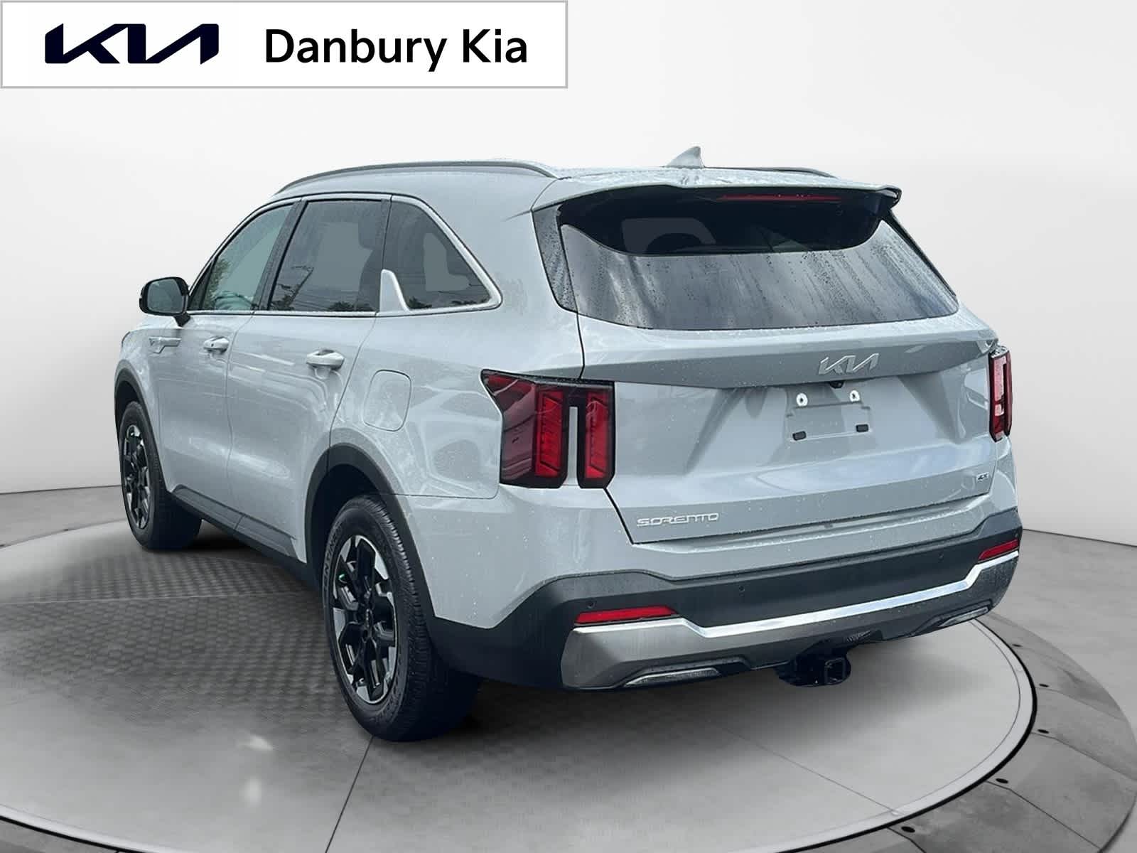 used 2024 Kia Sorento car, priced at $34,440